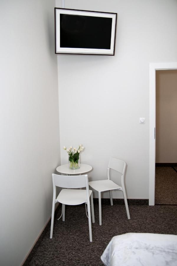 Rodmos Hostel Lublin Exterior foto
